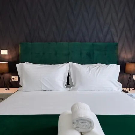 Purple Pearl N Pool Apartment Năvodari