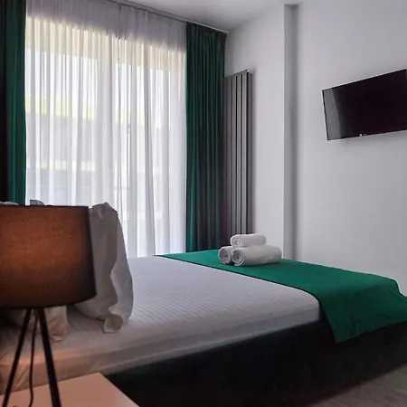 Purple Pearl N Pool *