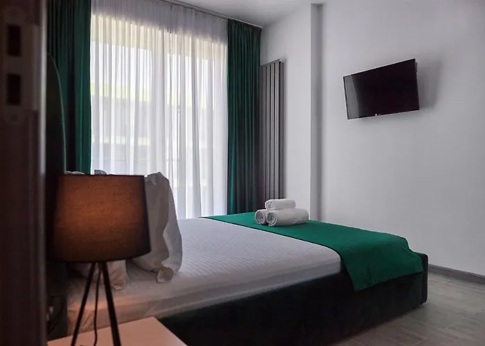 Purple Pearl N Pool *