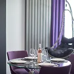 Purple Pearl N Pool * Navodari