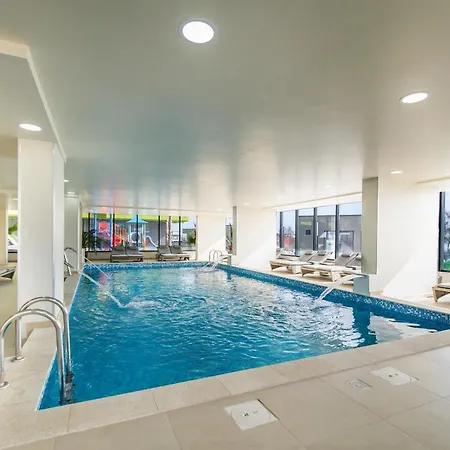 Purple Pearl N Pool Apartment Navodari