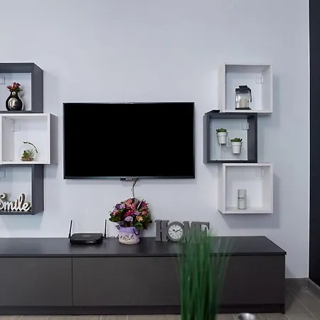 Purple Pearl N Pool 아파트