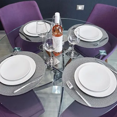 Purple Pearl N Pool Apartment Navodari