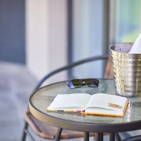 Purple Pearl N Pool Năvodari