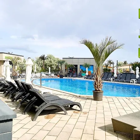 Purple Pearl N Pool Apartment *